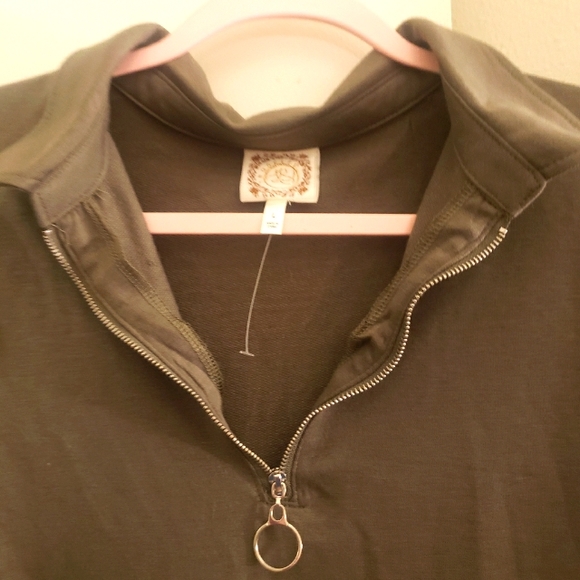 New w/o tags top - Picture 7 of 8